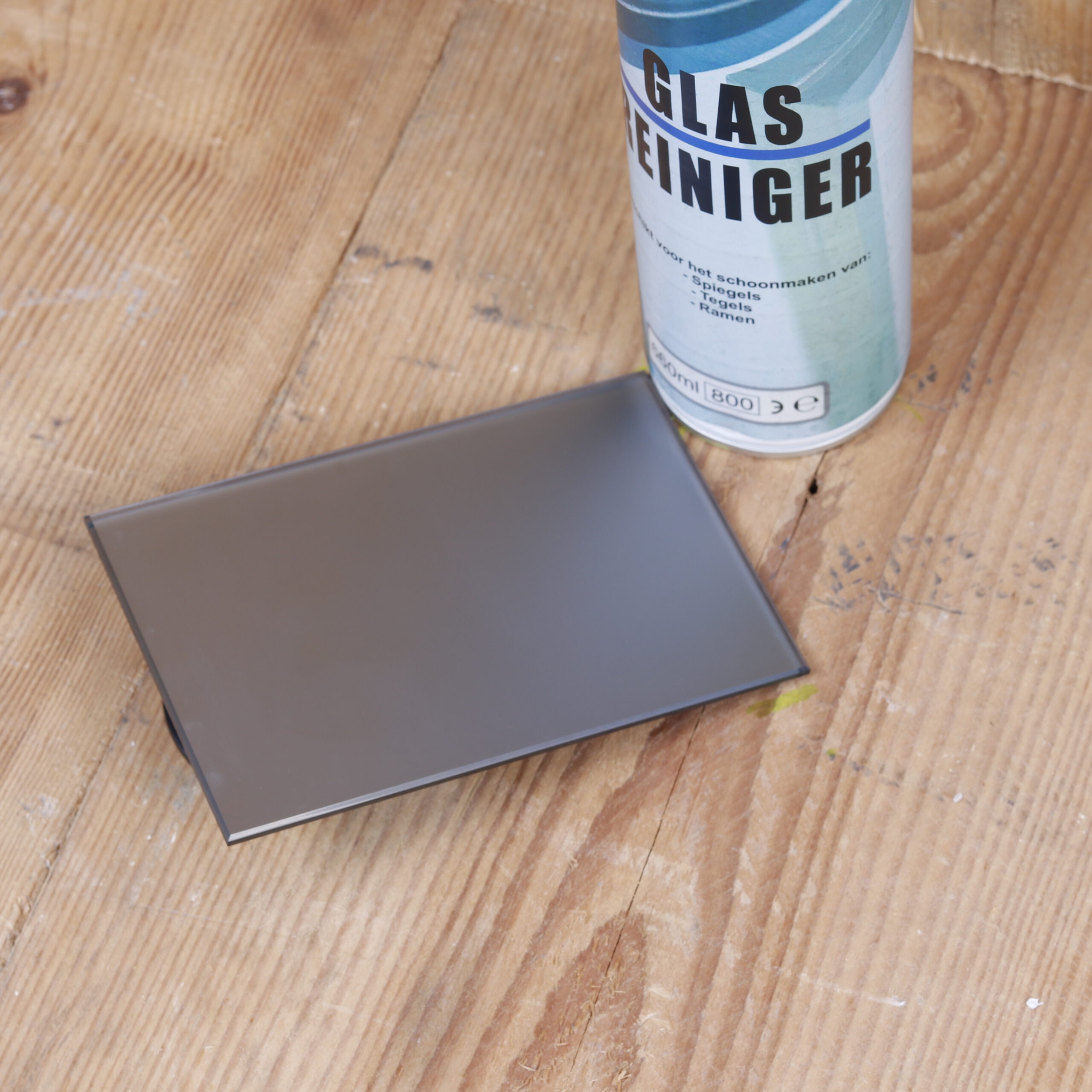 Verzilverd ets grijs